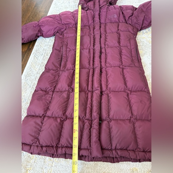 The North Face Metropolis Parka in Burgundy M - Picture 12 of 13
